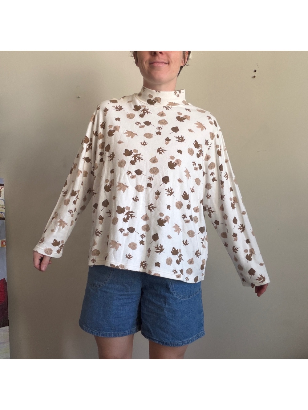 Vintage 90s leaf long sleeve White leaf print mock-neck top